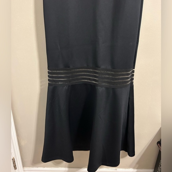 Venus Slightly Off The Shoulder Black Dress - Picture 2 of 4